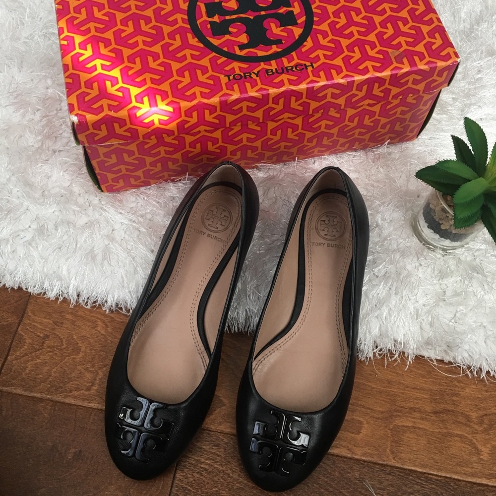 EUC Tory Burch black flats size 6